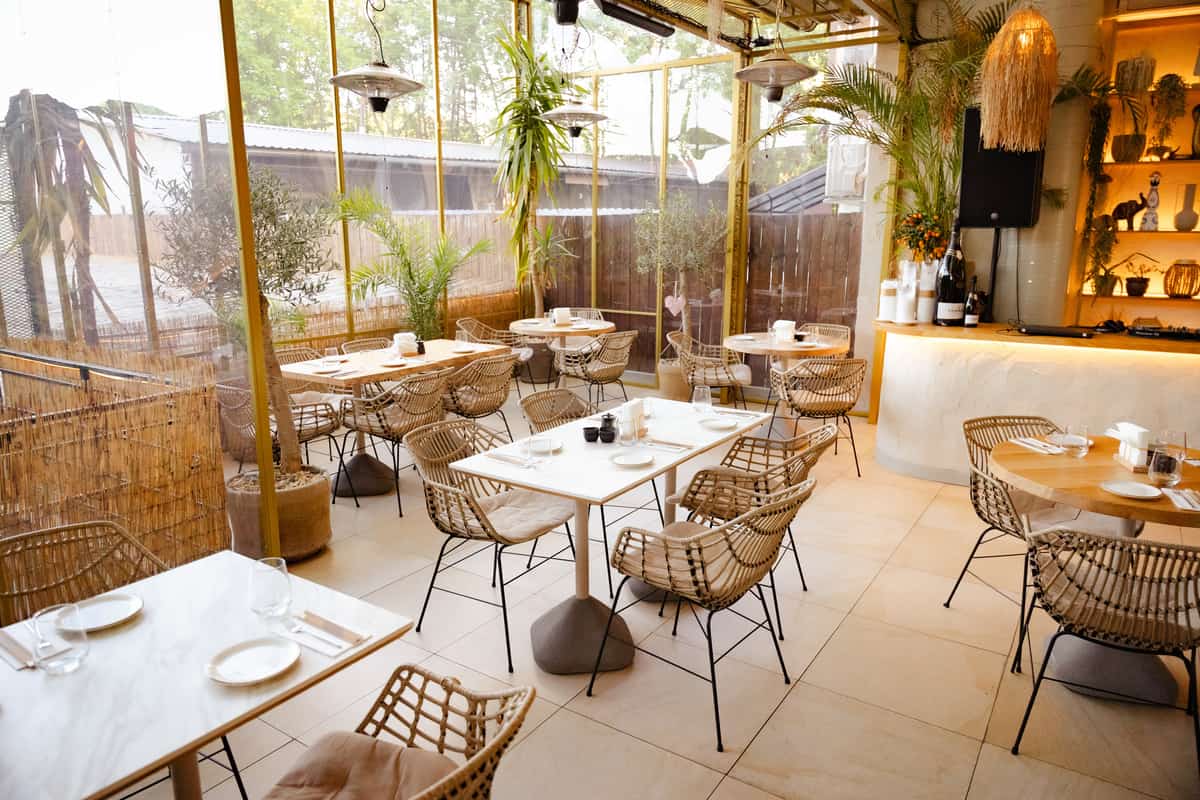 Vibe restaurant terrace and interior